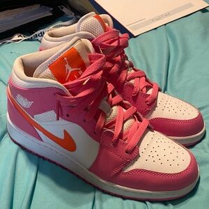 Women’s Nike Air Retro Jordan One Mid Size 5.5M/7W (NWOB)